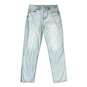 American Eagle Outfitters Light Wash Mom Jeans